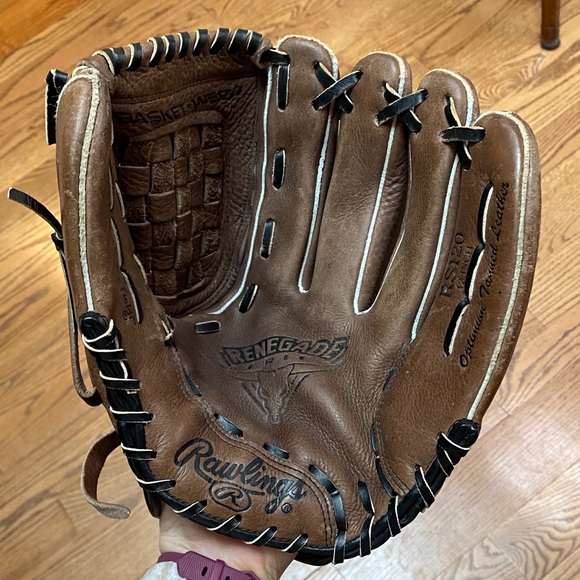 Rawlings Leather Glove with Black and Gold Details - Picture 3 of 3